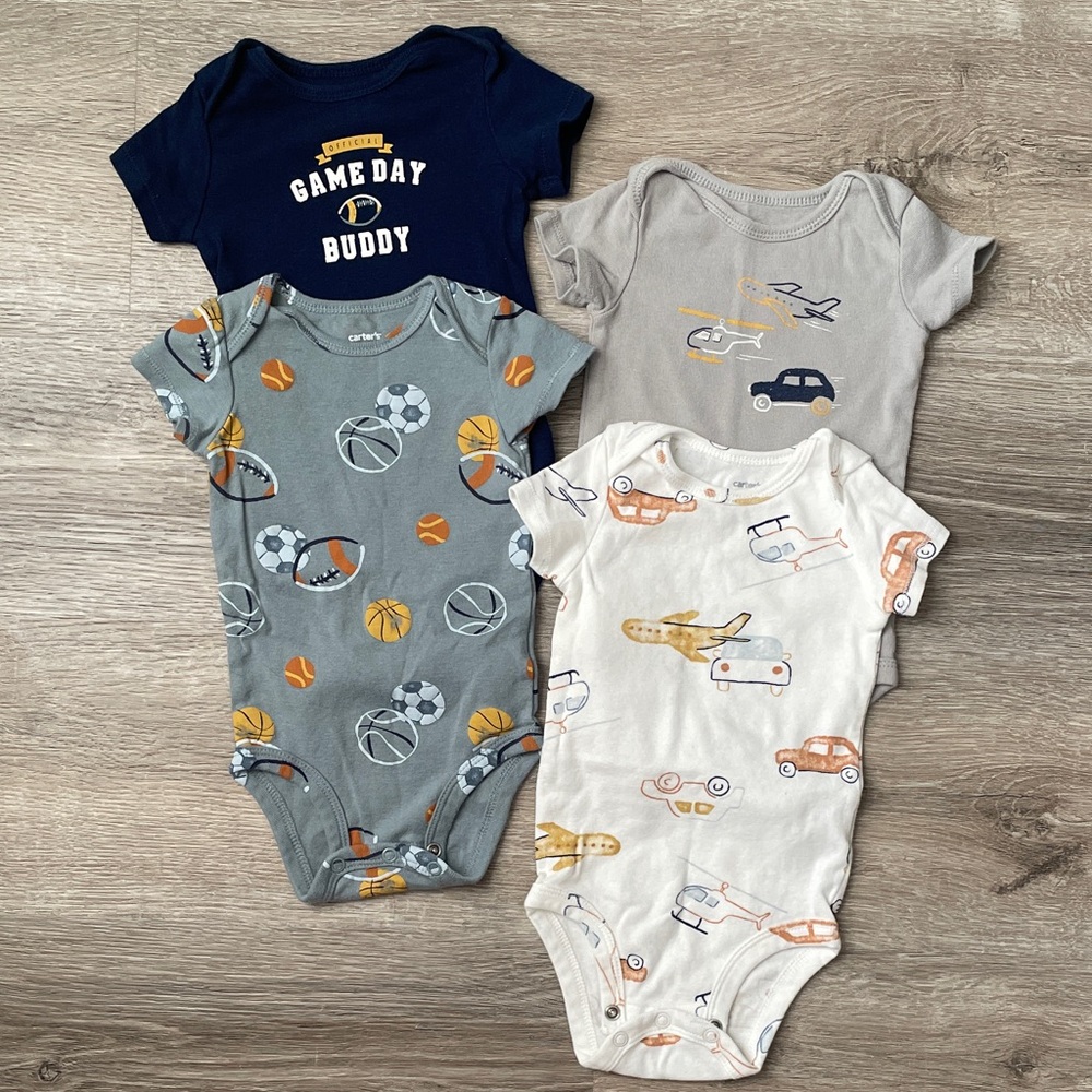 Carter’s size 6 months bodysuit bundle